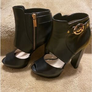 Price ⬇️ Michael Kors Wyatt Heels